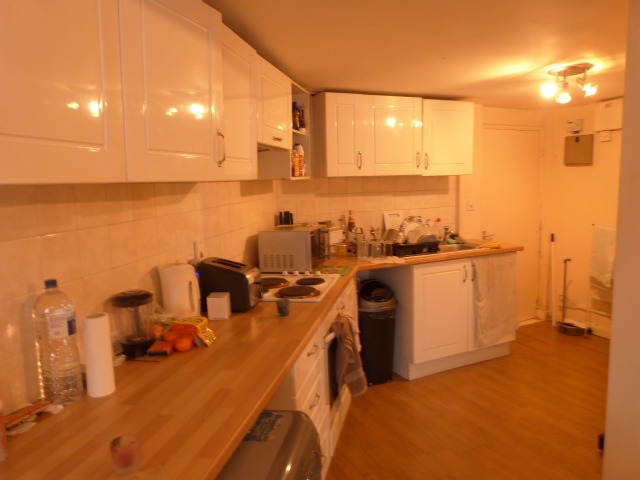 Image of Studio flat to rent in Dawley Parade Dawley Road Hayes UB3 at Dawley Road  Hayes, UB3 1EB