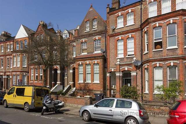  Image of 3 bedroom Ground Flat to rent in Dennington Park Road London NW6 at Dennington Park Road  West Hampstead, NW6 1BA