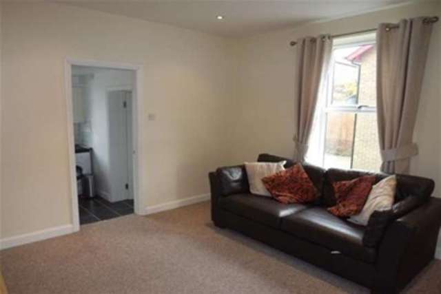 Image of 1 bedroom Flat to rent in Derbyshire Lane Sheffield S8 at Sheffield, S8 9EN