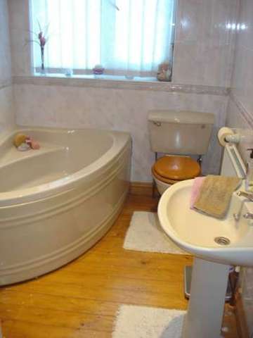  Image of 3 bedroom Terraced house for sale in Dickinson Terrace Featherstone Pontefract WF7 at Dickinson Terrace  Featherstone, WF7 6LL