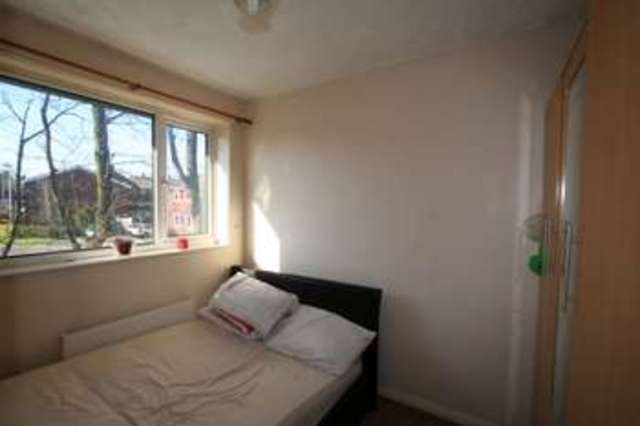  Image of 2 bedroom Semi-Detached house to rent in Disley Street Rochdale OL11 at Rochdale OL11 4PU Rochdale, OL11 4PU