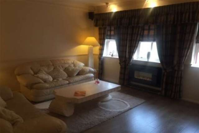  Image of 2 bedroom Flat to rent in Navigation Walk Leeds LS10 at Leeds, LS10 1JJ