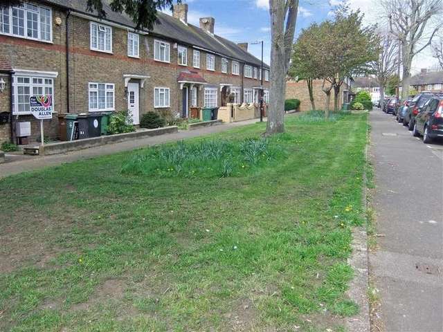  Image of 3 bedroom Terraced house for sale in Douglas Avenue London E17 at Walthamstow London London, E17 5BW