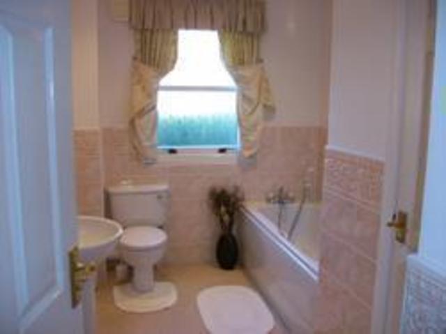  Image of 2 bedroom Flat to rent in Dudhope Terrace Dundee DD3 at City Centre Dundee Dundee, DD3 6HG
