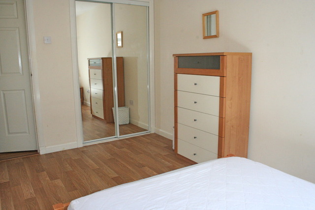  Image of 2 bedroom Flat to rent in Duff Street Edinburgh EH11 at Dalry Edinburgh Edinburgh, EH11 2HG