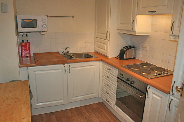  Image of 2 bedroom Flat to rent in Duff Street Edinburgh EH11 at Dalry Edinburgh Edinburgh, EH11 2HG
