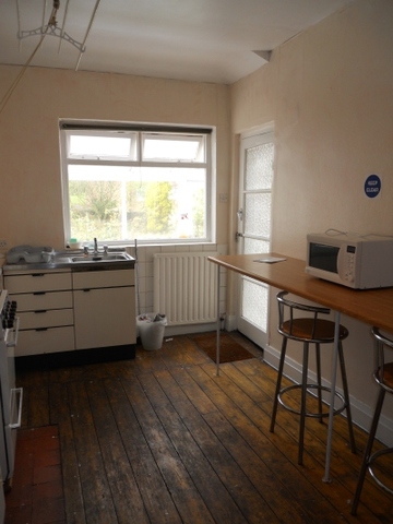  Image of 3 bedroom Semi-Detached house to rent in Ecclesall Road South Sheffield S11 at SHEFFIELD, S11 9PF