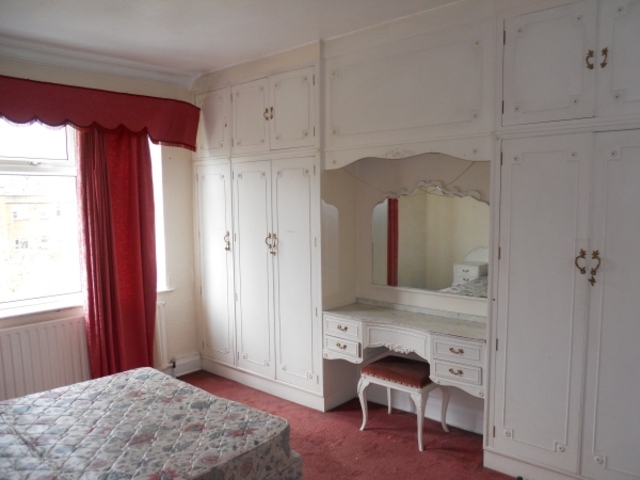  Image of 3 bedroom Semi-Detached house to rent in Ecclesall Road South Sheffield S11 at SHEFFIELD, S11 9PF