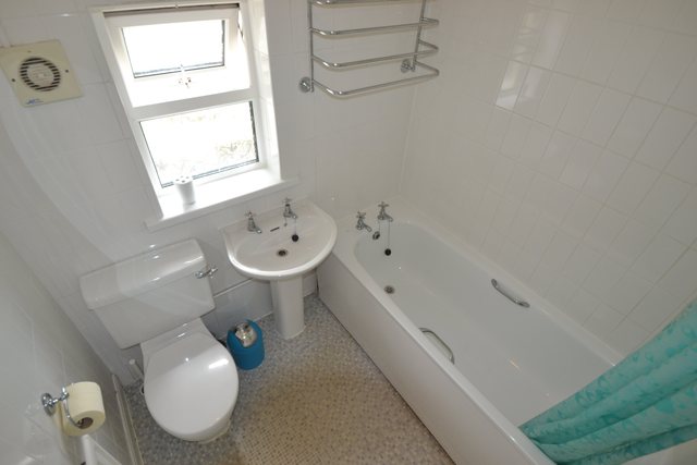  Image of 4 bedroom Detached house to rent in Edington Avenue Heath Cardiff CF14 at Heath Cardiff Roath, CF14 3QF