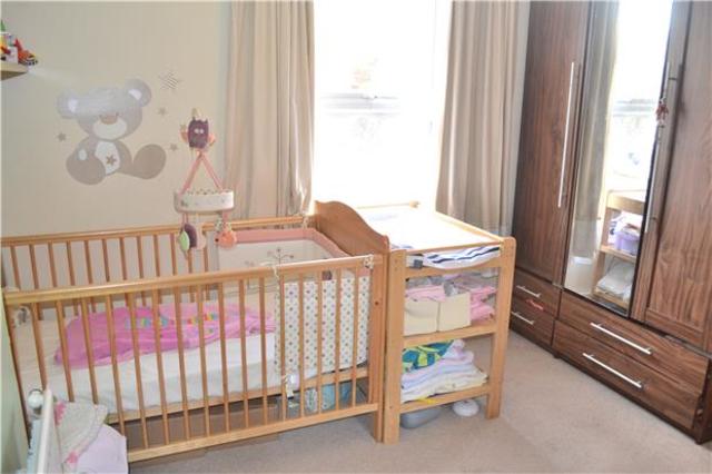  Image of 2 bedroom Cottage to rent in Edward Road New Barnet Barnet EN4 at Barnet Hertfordshire Hertfordshire, EN4 8AY