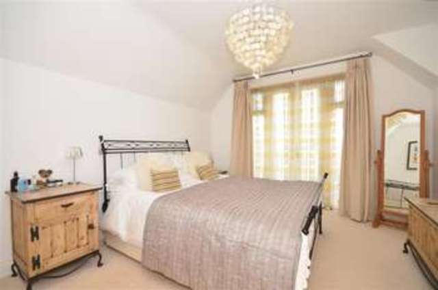 Image of 3 bedroom Flat for sale in Egmont Road Sutton SM2 at Sutton Surrey Sutton, SM2 5JN