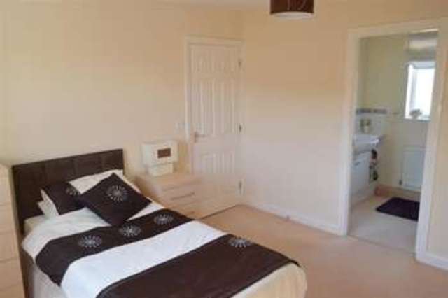  Image of 4 bedroom Detached house for sale in Cedern Avenue Elborough Weston-super-Mare BS24 at Cedern Avenue Elborough Weston-Super-Mare, BS24 8PD