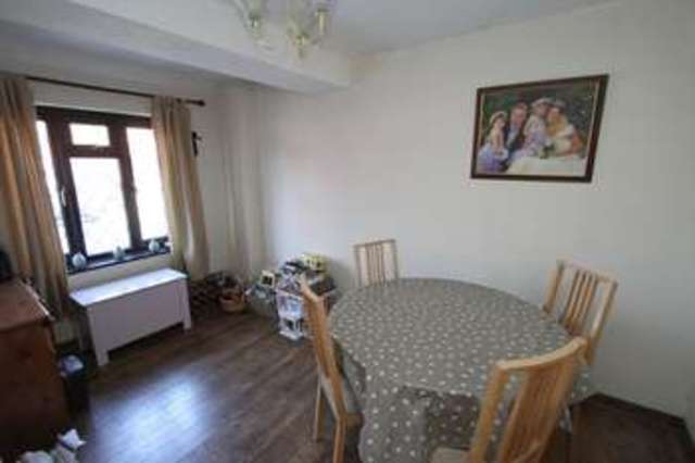  Image of 3 bedroom Terraced house for sale in Elgar Close Clevedon BS21 at Elgar Close  Clevedon, BS21 5BS