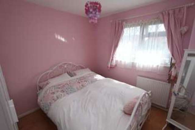  Image of 3 bedroom Terraced house for sale in Elgar Close Clevedon BS21 at Elgar Close  Clevedon, BS21 5BS