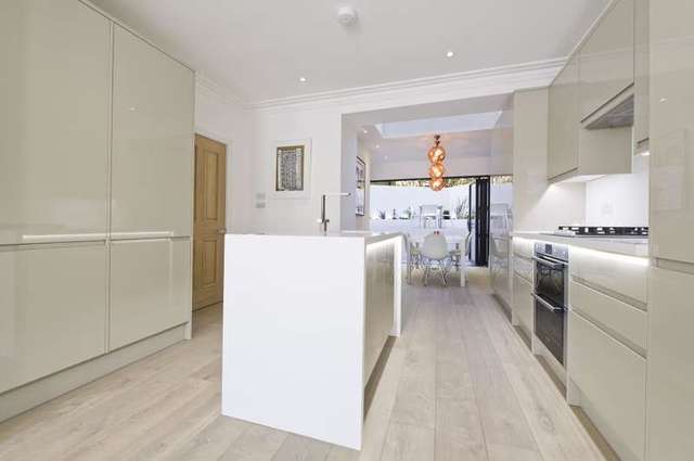  Image of 3 bedroom Flat for sale in Elgin Avenue London W9 at Elgin Avenue  London, W9 3PR
