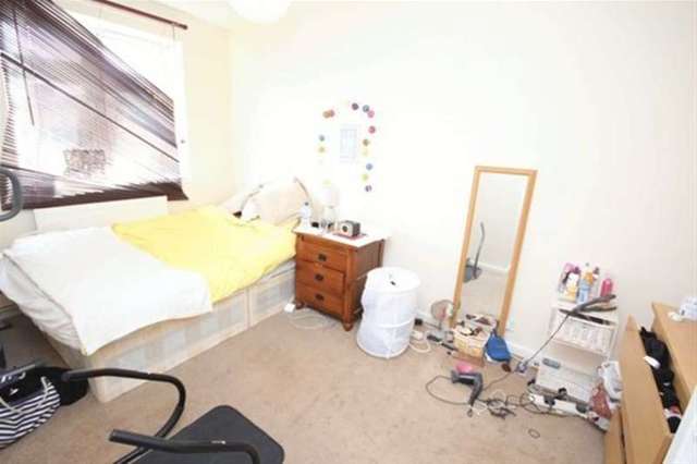  Image of 3 bedroom Flat to rent in Ellsworth Street London E2 at London, E2 0AU