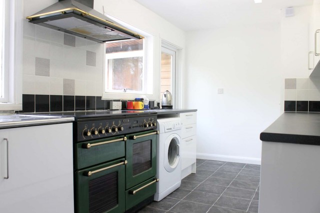  Image of 5 bedroom Detached house to rent in Brooks Green Brooks Green Horsham RH13 at Emms Lane  Brooks Green, RH13 0TR