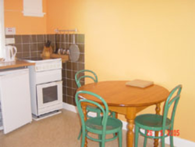  Image of 2 bedroom Flat to rent in Falcon Road Edinburgh EH10 at Morningside Edinburgh Edinburgh, EH10 4AH