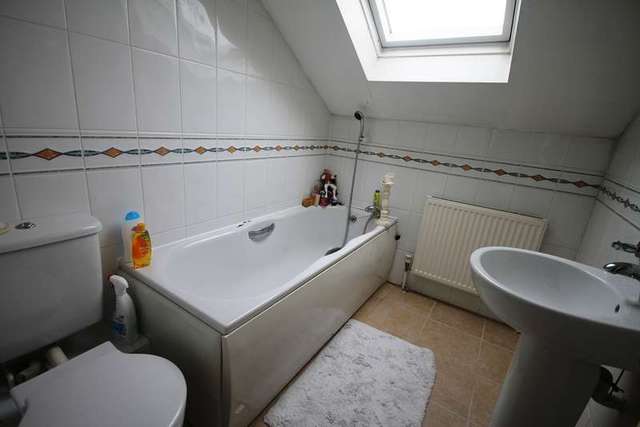  Image of 4 bedroom End of Terrace to rent in Fashoda Road Bromley BR2 at 6 Fashoda Road Bromley Bromley Common, BR2 9RF