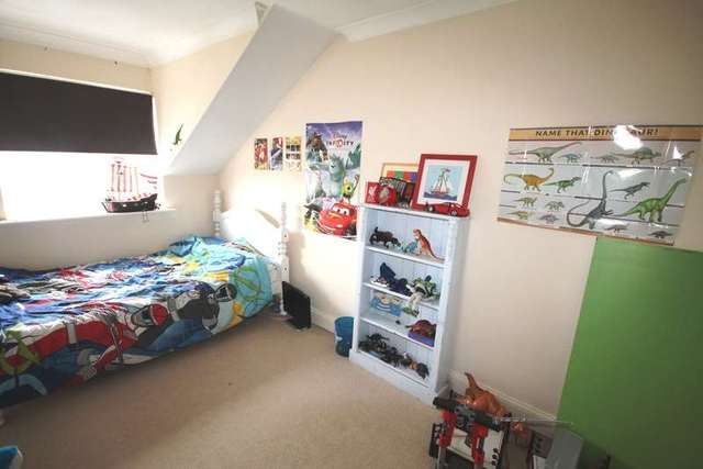  Image of 4 bedroom End of Terrace to rent in Fashoda Road Bromley BR2 at 6 Fashoda Road Bromley Bromley Common, BR2 9RF