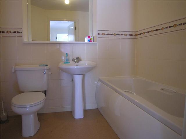  Image of 2 bedroom Flat to rent in Fersit Court Glasgow G43 at Newlands Glasgow Glasgow, G43 2XL