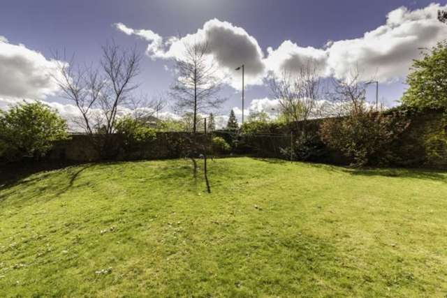  Image of 2 bedroom Flat for sale in Strathmartine Road Dundee DD3 at 102 Strathmartine Road  Dundee, DD3 7SF