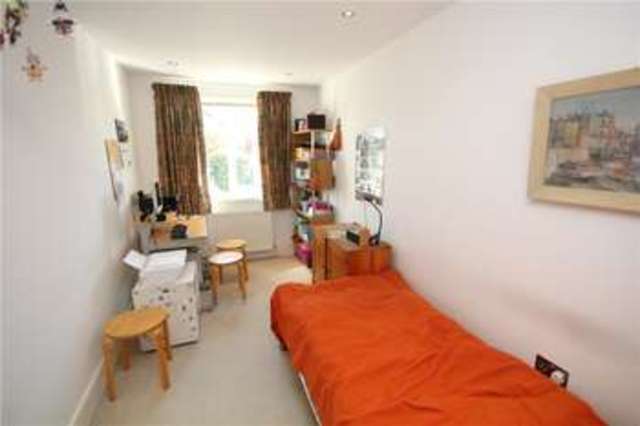  Image of 2 bedroom Apartment for sale in Whitefriars Drive Harrow HA3 at 1B Whitefriars Drive Harrow Wealdstone, HA3 5HJ
