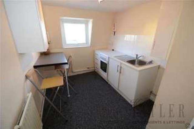  Image of 1 bedroom Flat to rent in Grosvenor Road Prenton CH43 at Brinsworth House 33 Grosvenor Road Oxton, CH43 1TJ