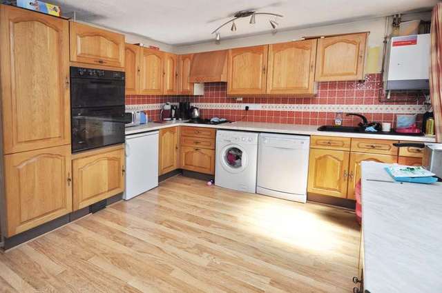  Image of 3 bedroom End of Terrace for sale in Flatford Place Kidlington OX5 at Kidlington Oxfordshire, OX5 1TH