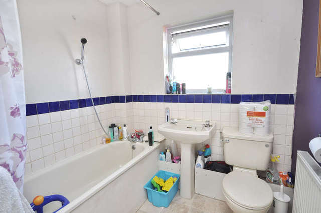  Image of 3 bedroom End of Terrace for sale in Flatford Place Kidlington OX5 at Kidlington Oxfordshire, OX5 1TH