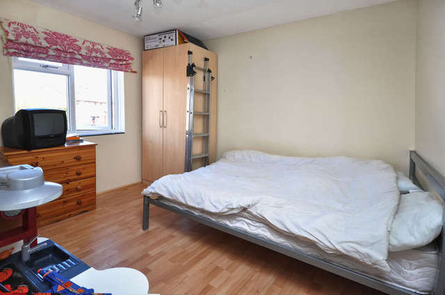  Image of 3 bedroom End of Terrace for sale in Flatford Place Kidlington OX5 at Kidlington Oxfordshire, OX5 1TH