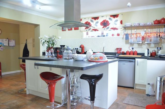  Image of 4 bedroom Detached house for sale in Fosse Lane Thorpe-on-the-Hill Lincoln LN6 at Fosse Lane Thorpe-On-The-Hill Lincoln, LN6 9BE
