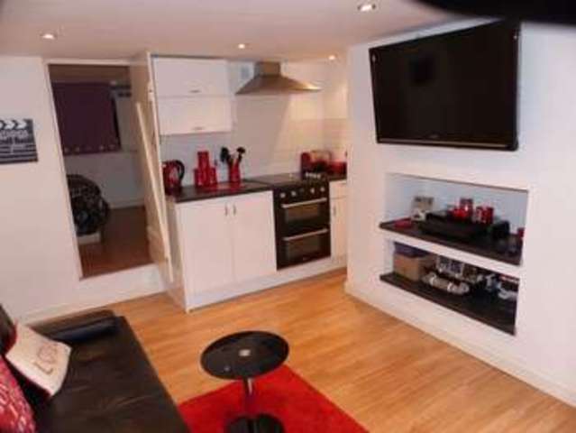  Image of 2 bedroom Terraced house for sale in Fraser Street Shaw Oldham OL2 at Fraser Street Shaw Oldham, OL2 7SD