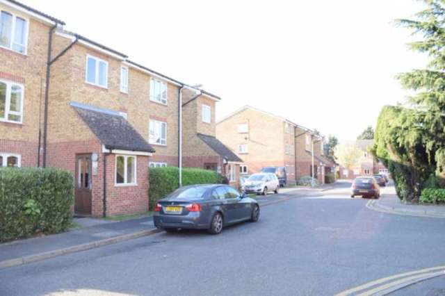  Image of 1 bedroom Flat to rent in Frazer Close Romford RM1 at South Street  Romford, RM1 2DG