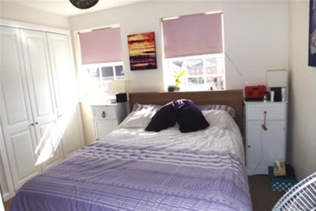  Image of 3 bedroom Property to rent in Frobisher Gardens Chafford Hundred Grays RM16 at Grays, RM16 6EJ