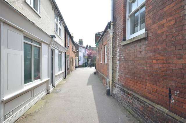  Image of 2 bedroom Detached house for sale in Gatefield Lane Faversham ME13 at Faversham Kent Faversham, ME13 8NX