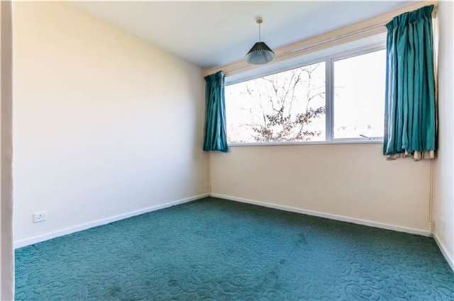  Image of 3 bedroom Flat for sale in Gilmerton Court Trumpington Cambridge CB2 at Cambridge, CB2 9HQ
