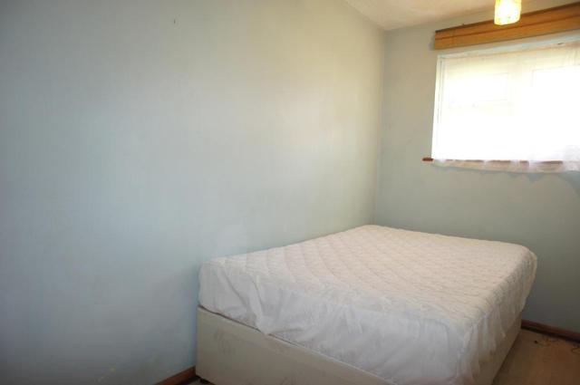  Image of 1 bedroom Flat for sale in Glamis Close Oakley Basingstoke RG23 at Oakley, RG23 7NH