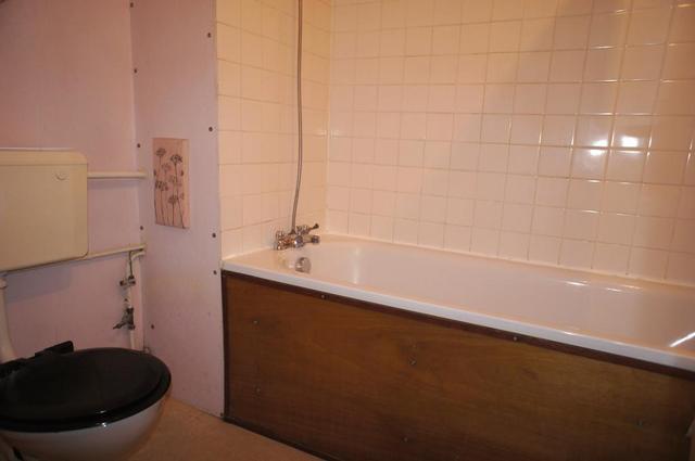  Image of 1 bedroom Flat for sale in Glamis Close Oakley Basingstoke RG23 at Oakley, RG23 7NH