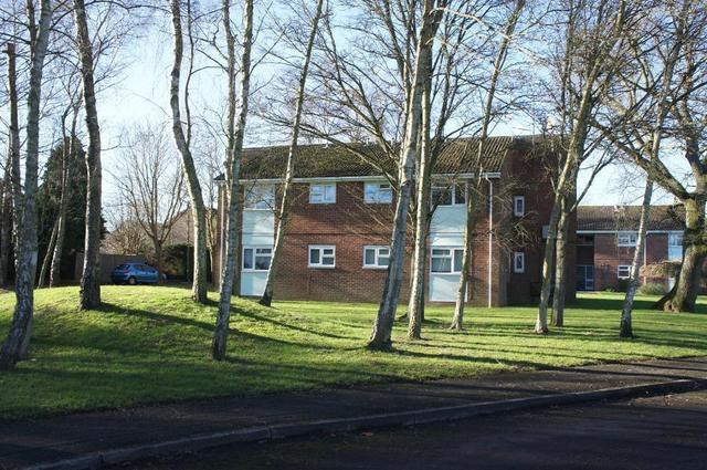  Image of 1 bedroom Flat for sale in Glamis Close Oakley Basingstoke RG23 at Oakley, RG23 7NH