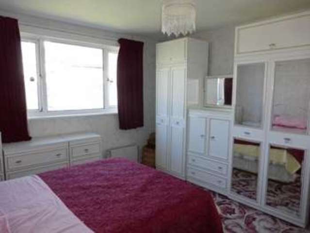  Image of 2 bedroom Detached house for sale in Glenthorne Avenue Yeovil BA21 at Glenthorne Avenue  Yeovil, BA21 4PG