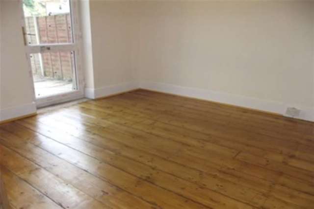  Image of 4 bedroom Detached house to rent in Gloucester Road Boscombe Bournemouth BH7 at Bournemouth, BH7 6JA