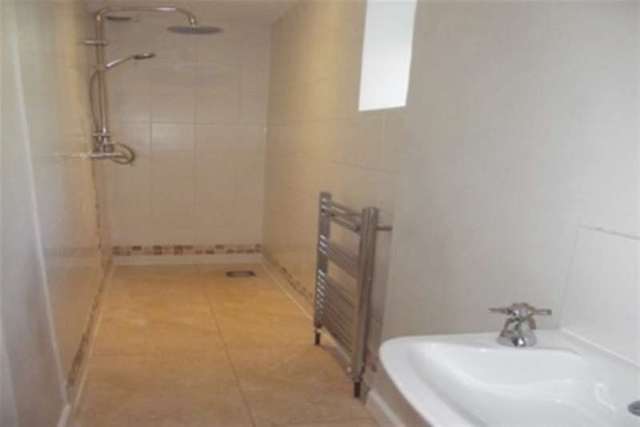  Image of 4 bedroom Detached house to rent in Gloucester Road Boscombe Bournemouth BH7 at Bournemouth, BH7 6JA