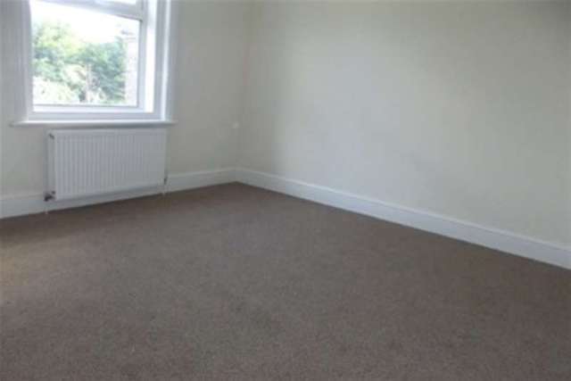  Image of 4 bedroom Detached house to rent in Gloucester Road Boscombe Bournemouth BH7 at Bournemouth, BH7 6JA