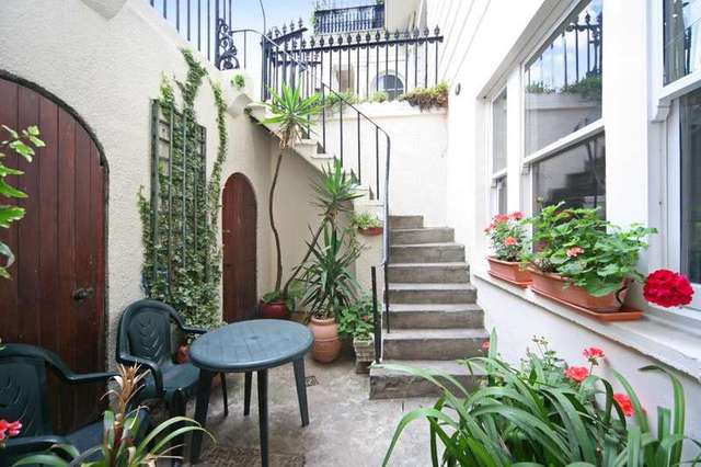  Image of Studio flat to rent in Gloucester Terrace London W2 at Gloucester Terrace  London, W2 6HR