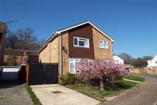  Image of 4 bedroom Detached house to rent in Fountains Close Crawley RH11 at Gossops Green, RH11 8NJ