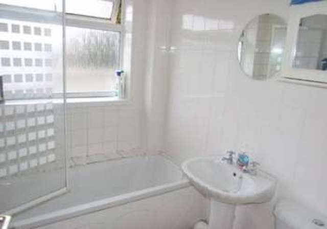  Image of 2 bedroom Semi-Detached house to rent in Grange Avenue Highbridge TA9 at Grange Avenue  Highbridge, TA9 3AJ