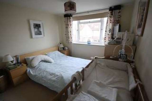  Image of 3 bedroom Flat to rent in Grange Avenue Woodford Green IG8 at 12 Grange Avenue  Woodford Green, IG8 9JT