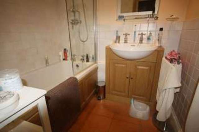  Image of 3 bedroom Flat to rent in Grange Avenue Woodford Green IG8 at 12 Grange Avenue  Woodford Green, IG8 9JT
