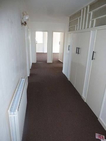  Image of 3 bedroom Flat to rent in Granville Court Jesmond Newcastle upon Tyne NE2 at Granville Court Array Jesmond, NE2 1TQ